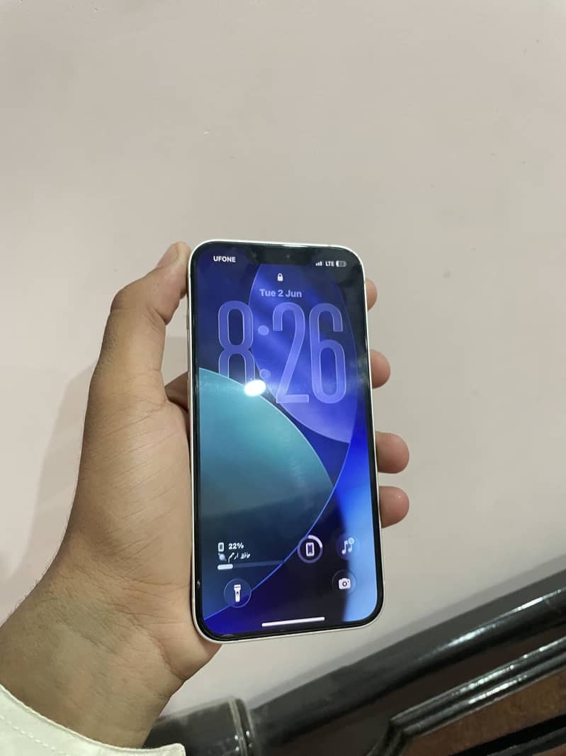 Apple iPhone 13 5
