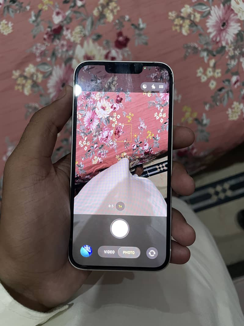 Apple iPhone 13 6