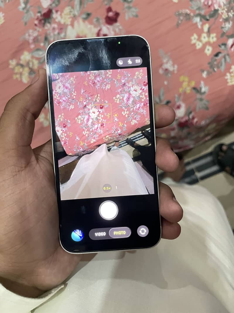 Apple iPhone 13 7