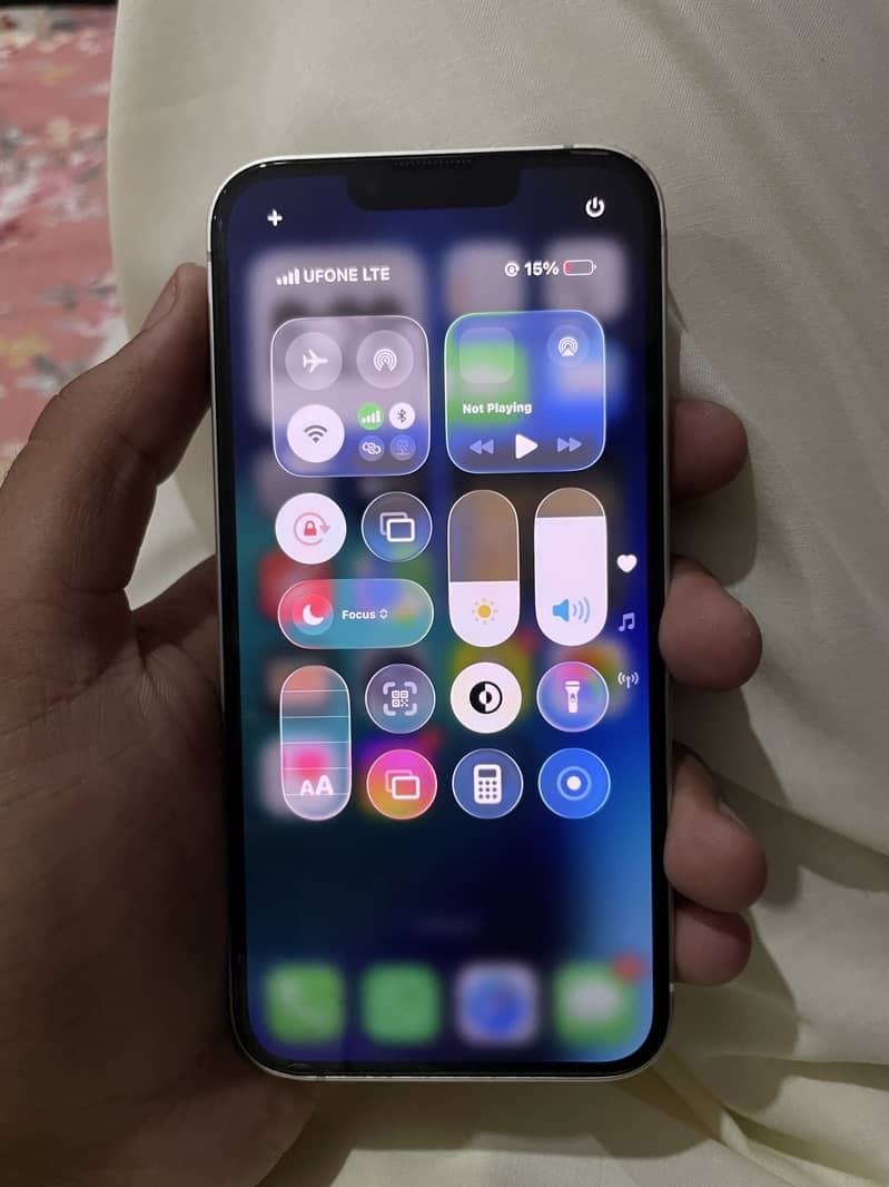Apple iPhone 13 10