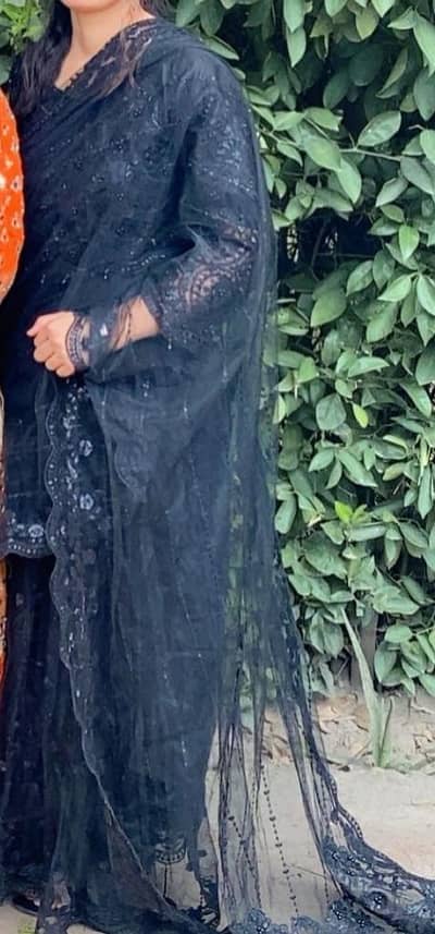 black saree