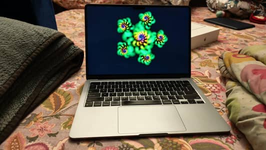 MacBook Air M3 | 8GB RAM | 256GB SSD | Space Grey | 9.9/10 Condition