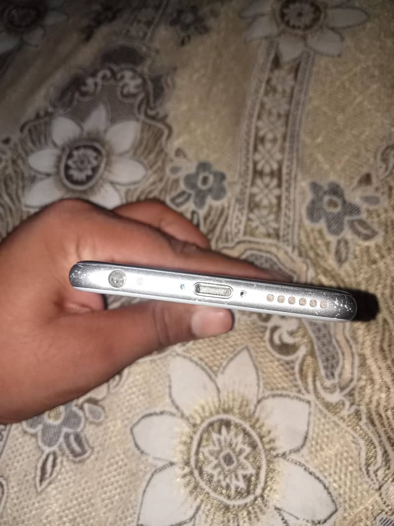 Apple iPhone 6 4