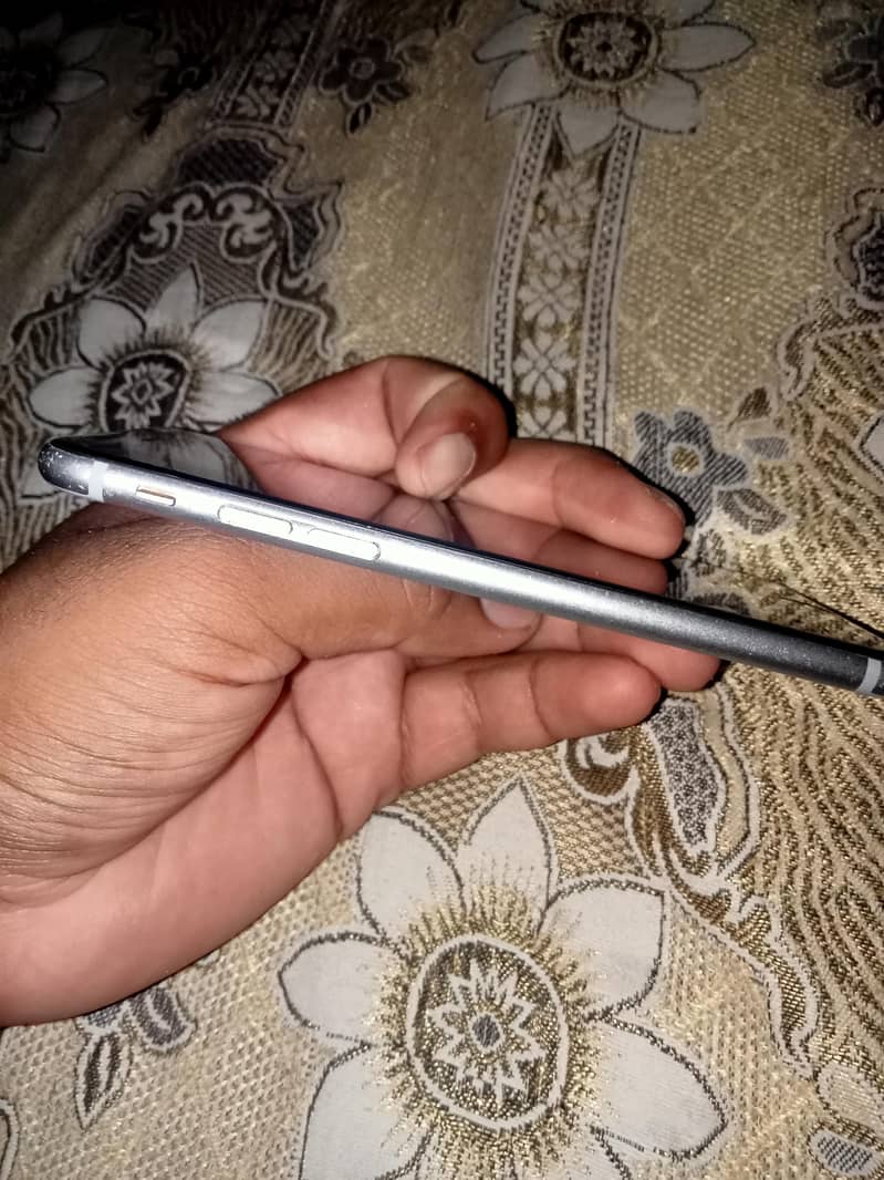 Apple iPhone 6 6