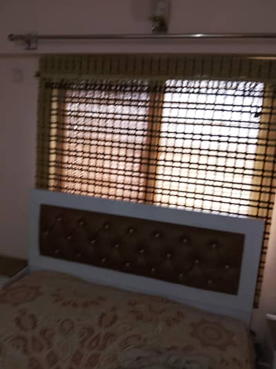 5 feet windo blinder good condition