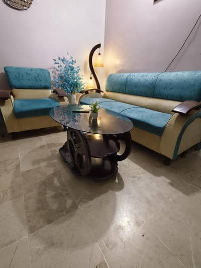 Beautiful 5-Seater Sofa Set WITH Matching Glass Top Center Table