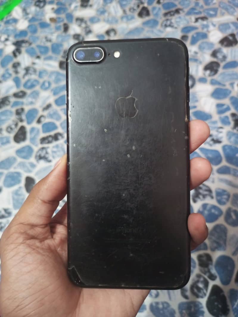 Apple iPhone 7 Plus 1