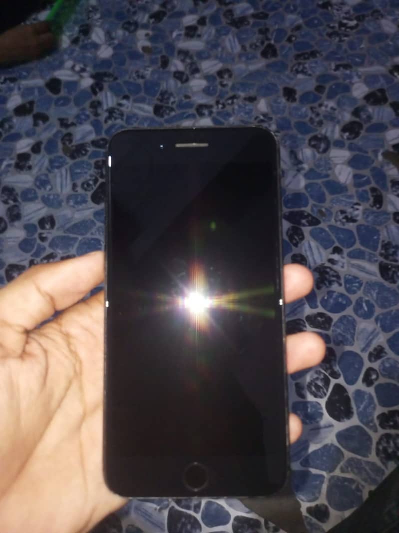 Apple iPhone 7 Plus 2