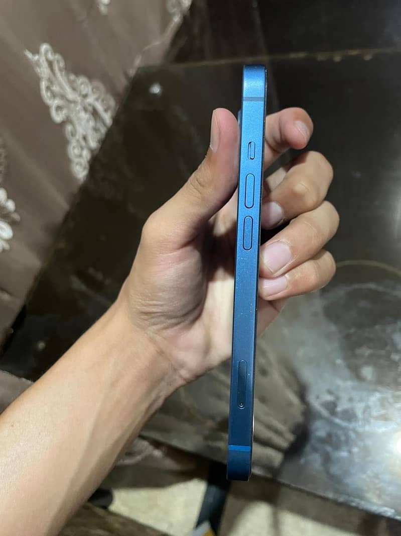 Apple iPhone 13 7