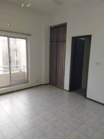5 MARLA 2 BEDROOM APARTMENT AVAILABLE FOR RENT