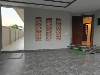 Kanal Luxury Ground Portion Available For Rent