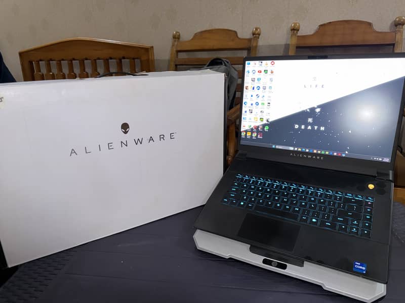 Alienware M16 R1 9