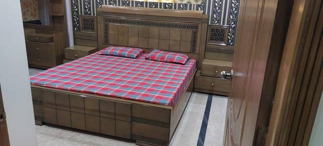 akhroti wooden bedroom set