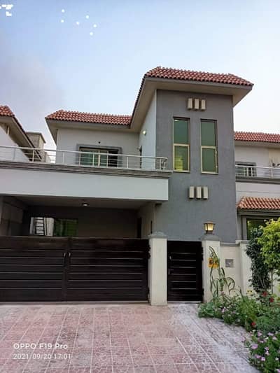 10 MARLA 3 BEDROOM HOUSE AVAILABLE FOR RENT