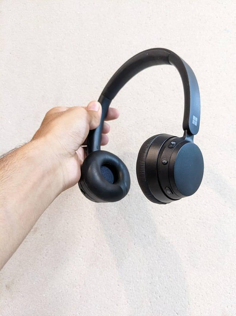 Microsoft Modern Wireless Headset 1
