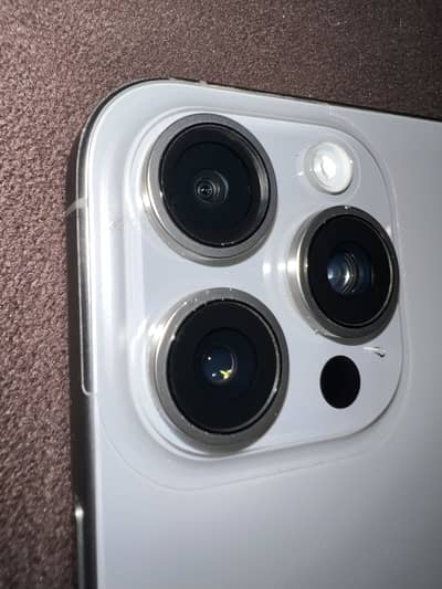 Apple iPhone 15 Pro Max jv 256 best condition 10% 10