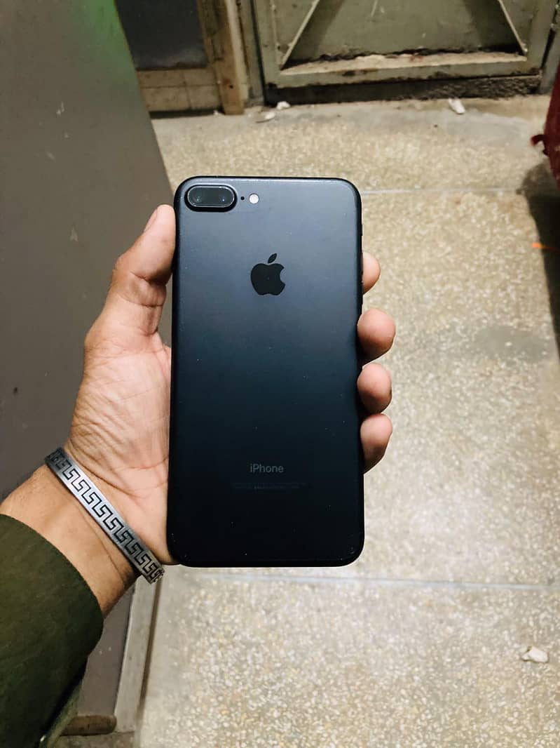 Apple iPhone 7 Plus 2