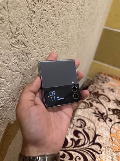 Samsung Mobile Z Flip 4