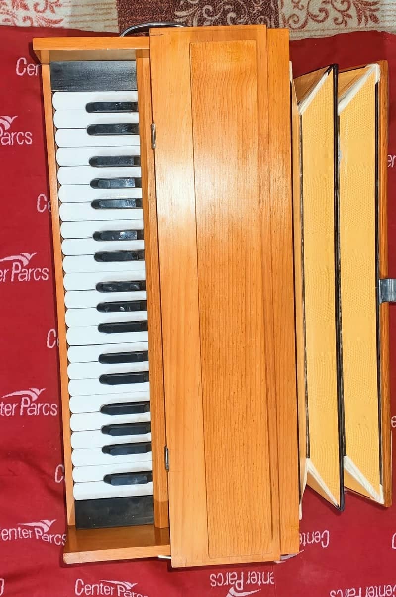 HARMONIUM 0