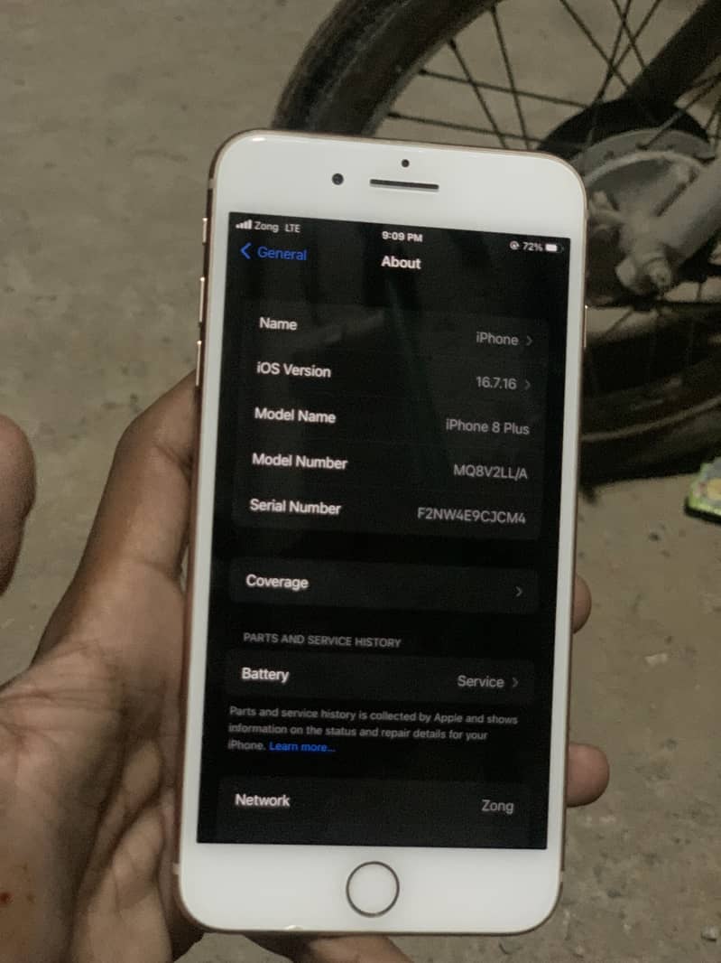 Apple iPhone 8 Plus 0