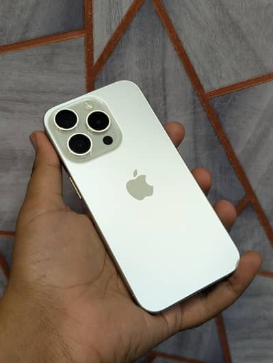 iphone 15 Pro JV 256 white