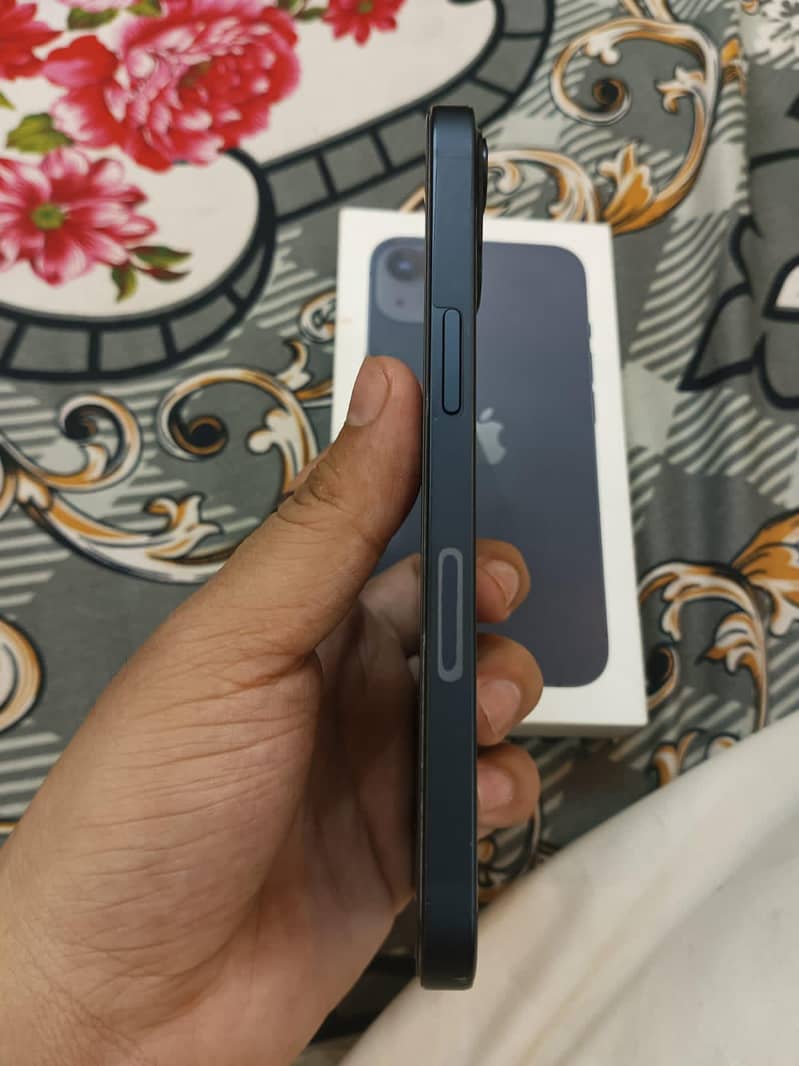 Apple iPhone 13 4
