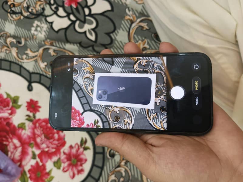 Apple iPhone 13 5
