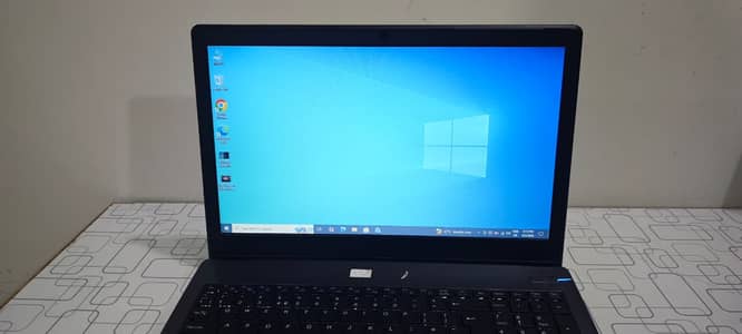intel celeron HD 15.6" 4gb ram 500gb HDD backlit KeyBoard battery time
