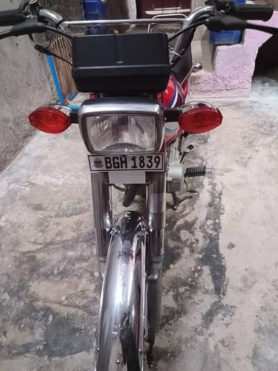 Honda 125 cc sold in fsd D teyp