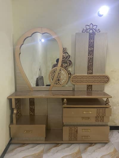 Dressing table