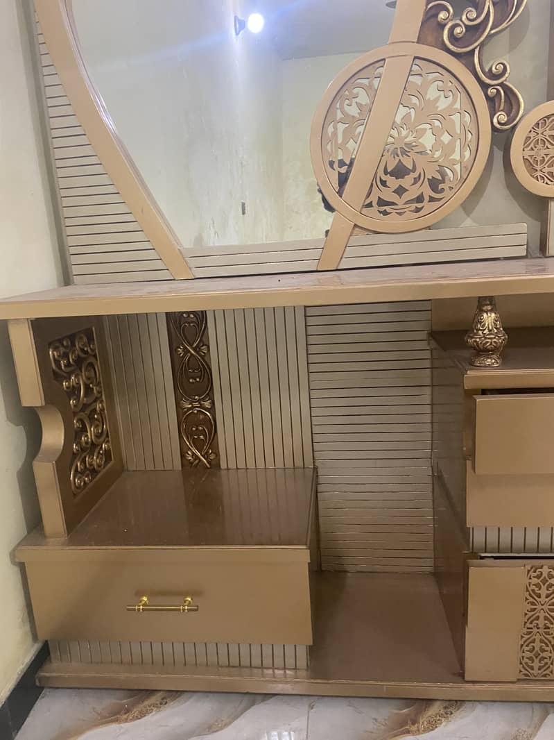 Dressing table 2