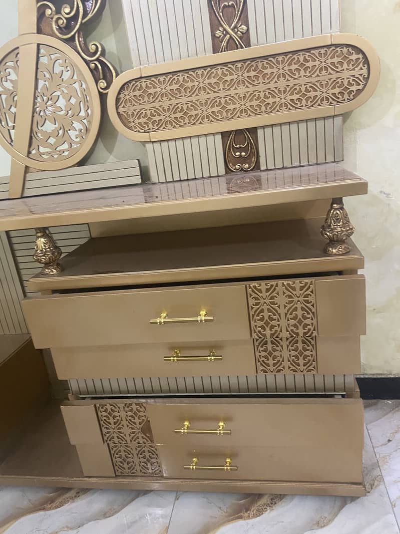 Dressing table 3