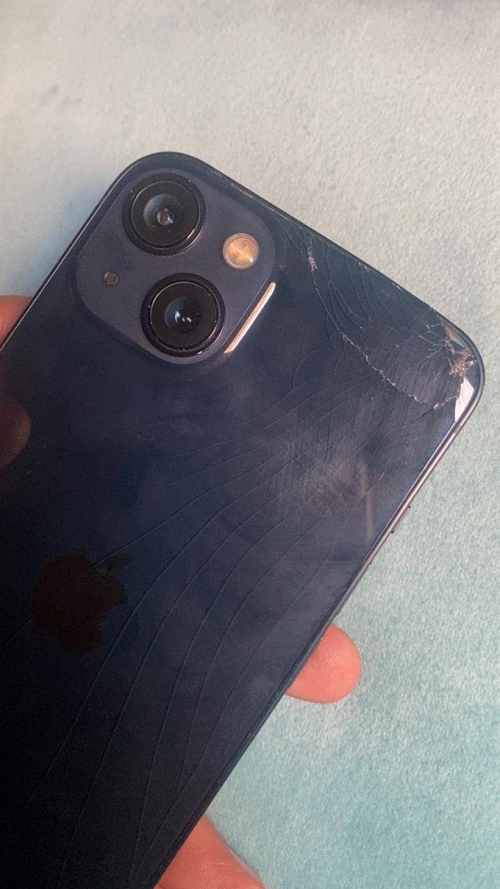 iPhone 13 3