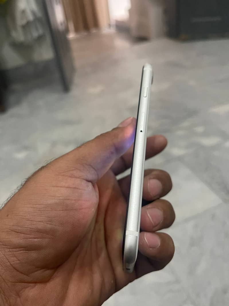 Apple iPhone SE 4