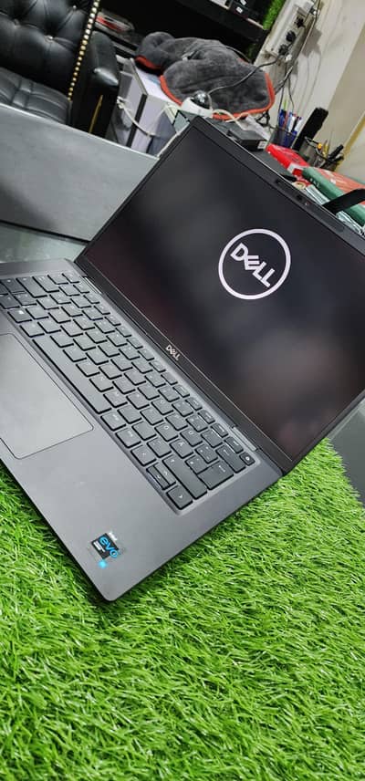 i7 11th / 32/256/ like box condition dell