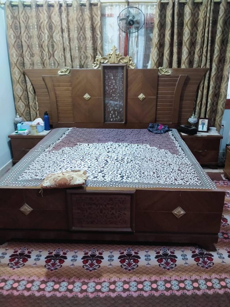 Bed Set, Sofa & Table, Dressing 0