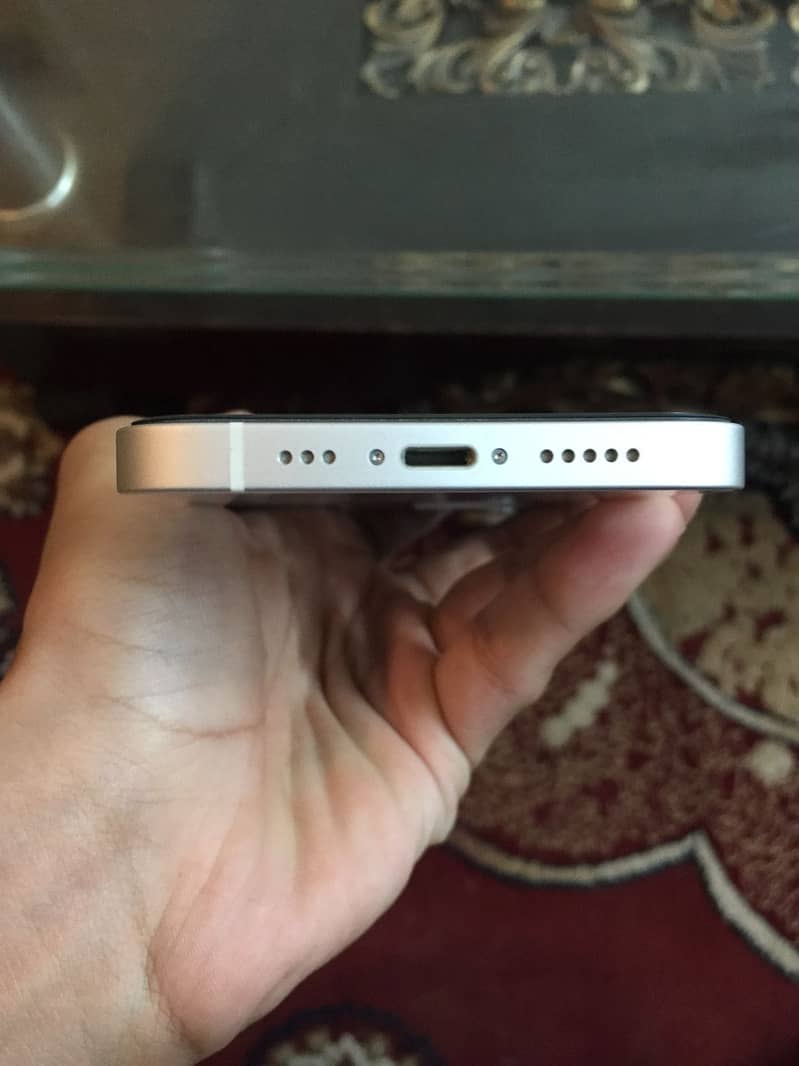 Apple iPhone 12 2