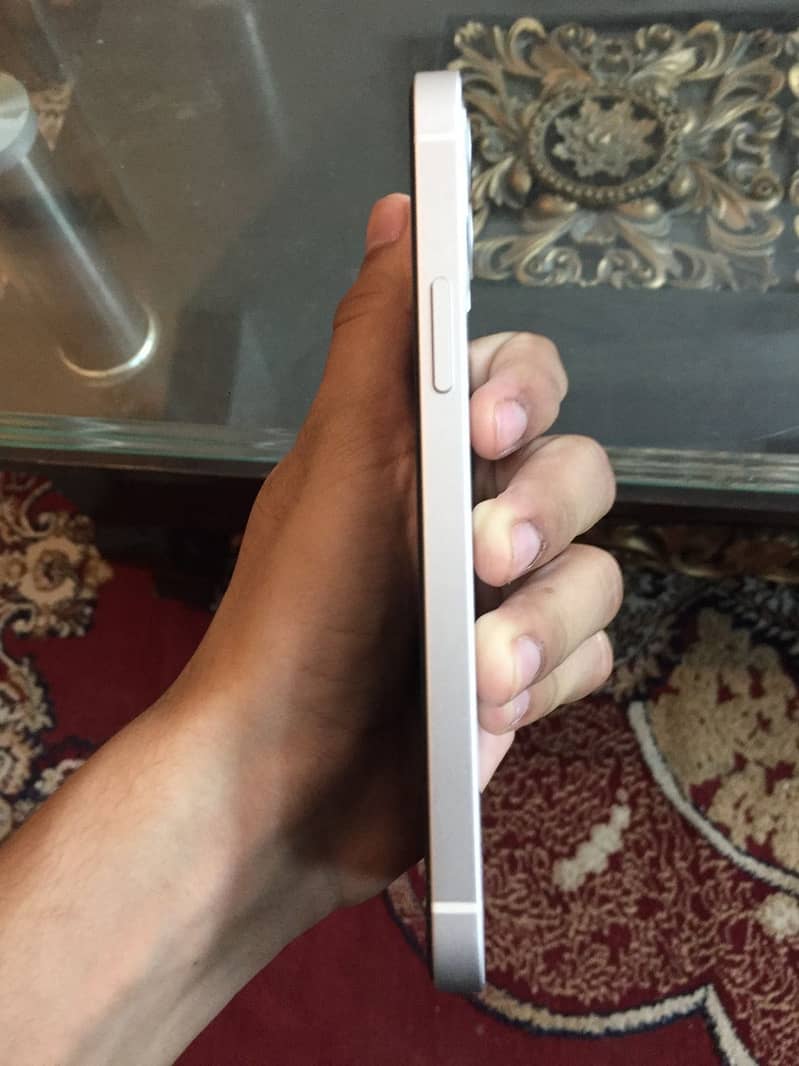 Apple iPhone 12 6