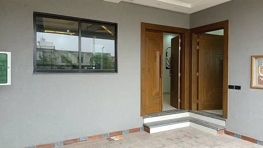 Facing Park Property For sale In Canal Avenue Faisalabad Is Available Under Rs. 19800000