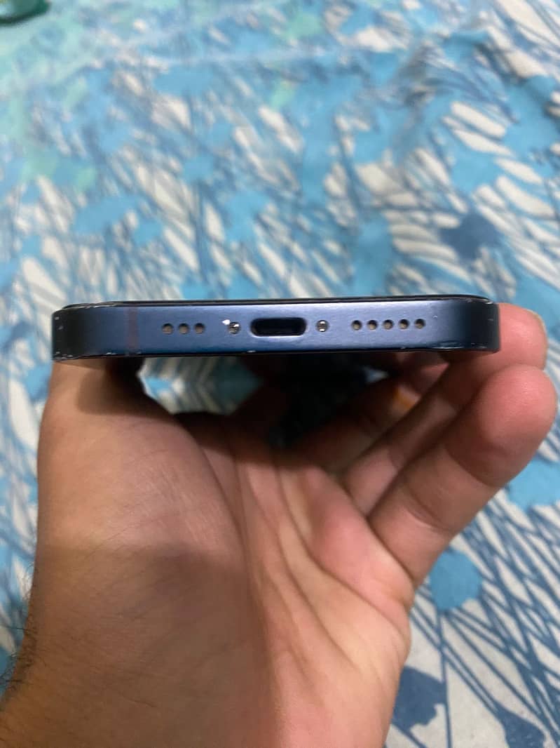 Apple iPhone 13 6