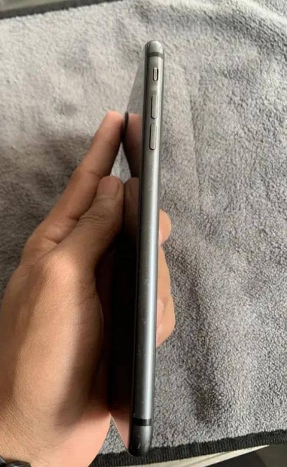 Apple iPhone 8 Plus 4