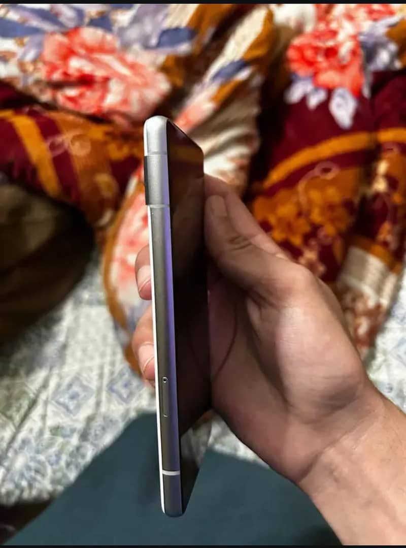 Google Pixel 7a 4