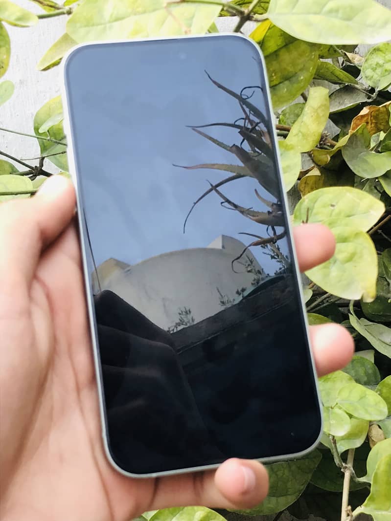 Apple iPhone 15 plus 8
