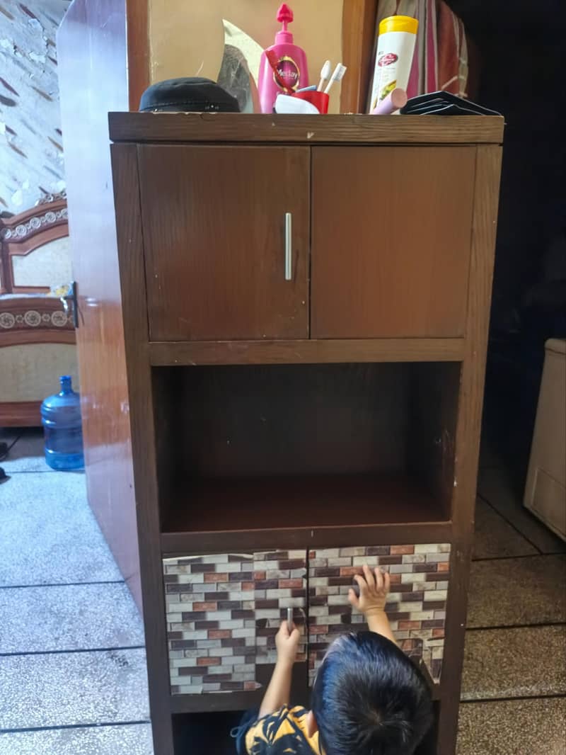 wardrobe 0