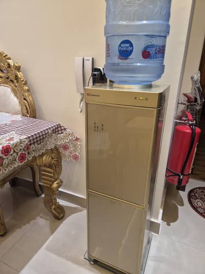 Water Dispenser - Home appliance - cold and warm water Excellent