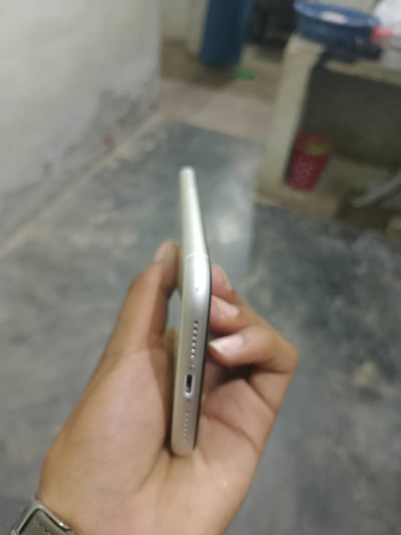 Apple iPhone 11 2
