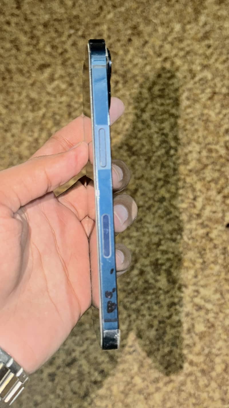 iPhone 13 Midnight 1