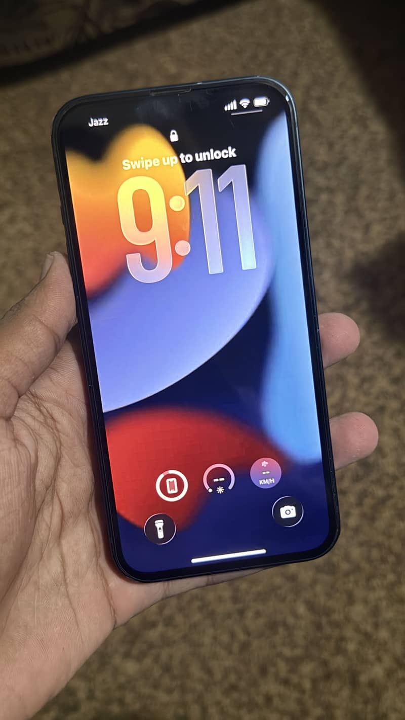 iPhone 13 Midnight 3
