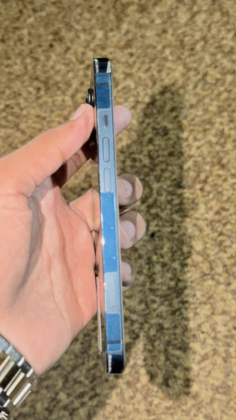 iPhone 13 Midnight 7