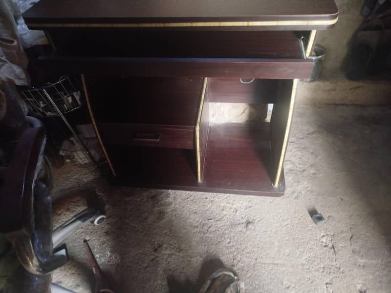 computer trolley 0